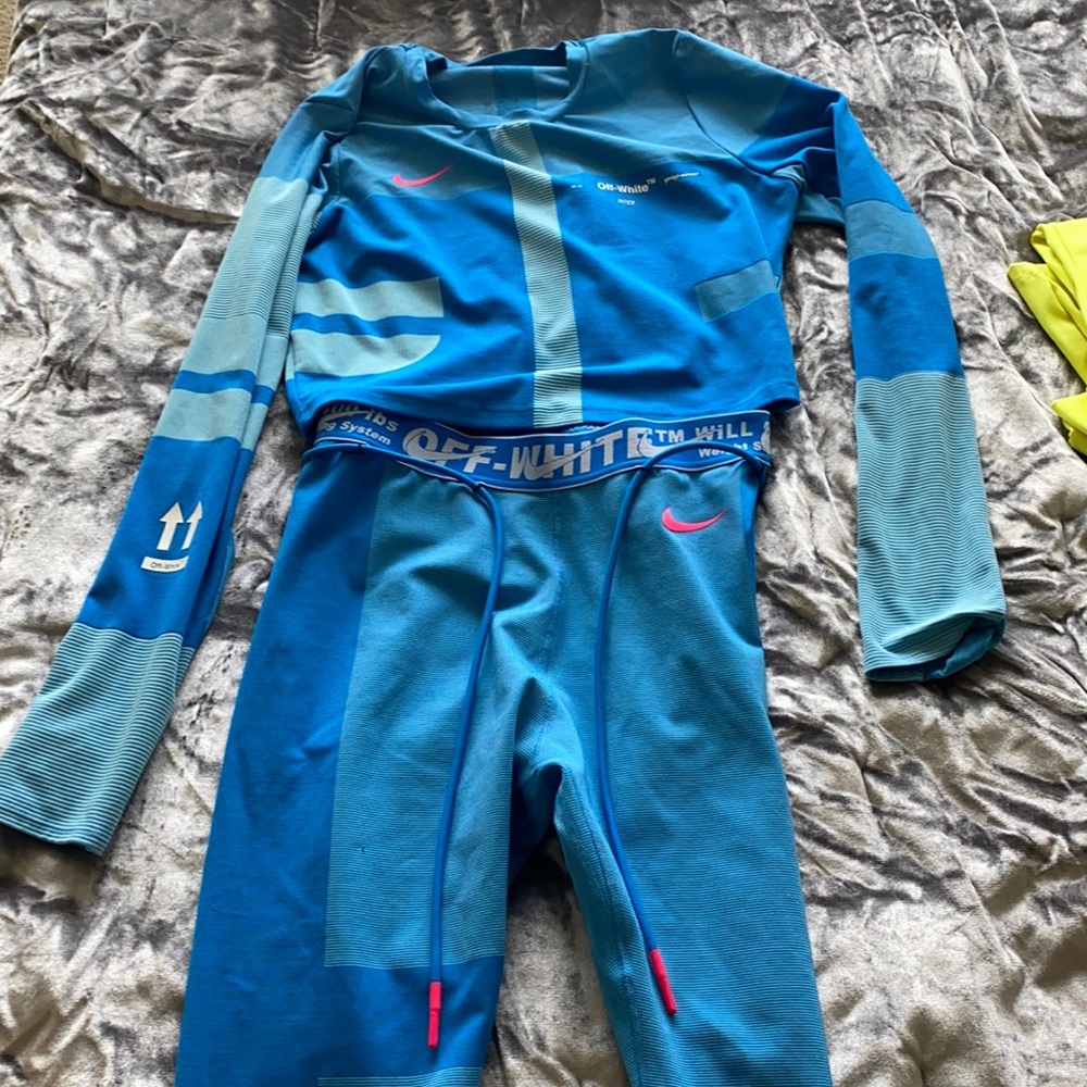 Off-white Nike track set bottoms L top M